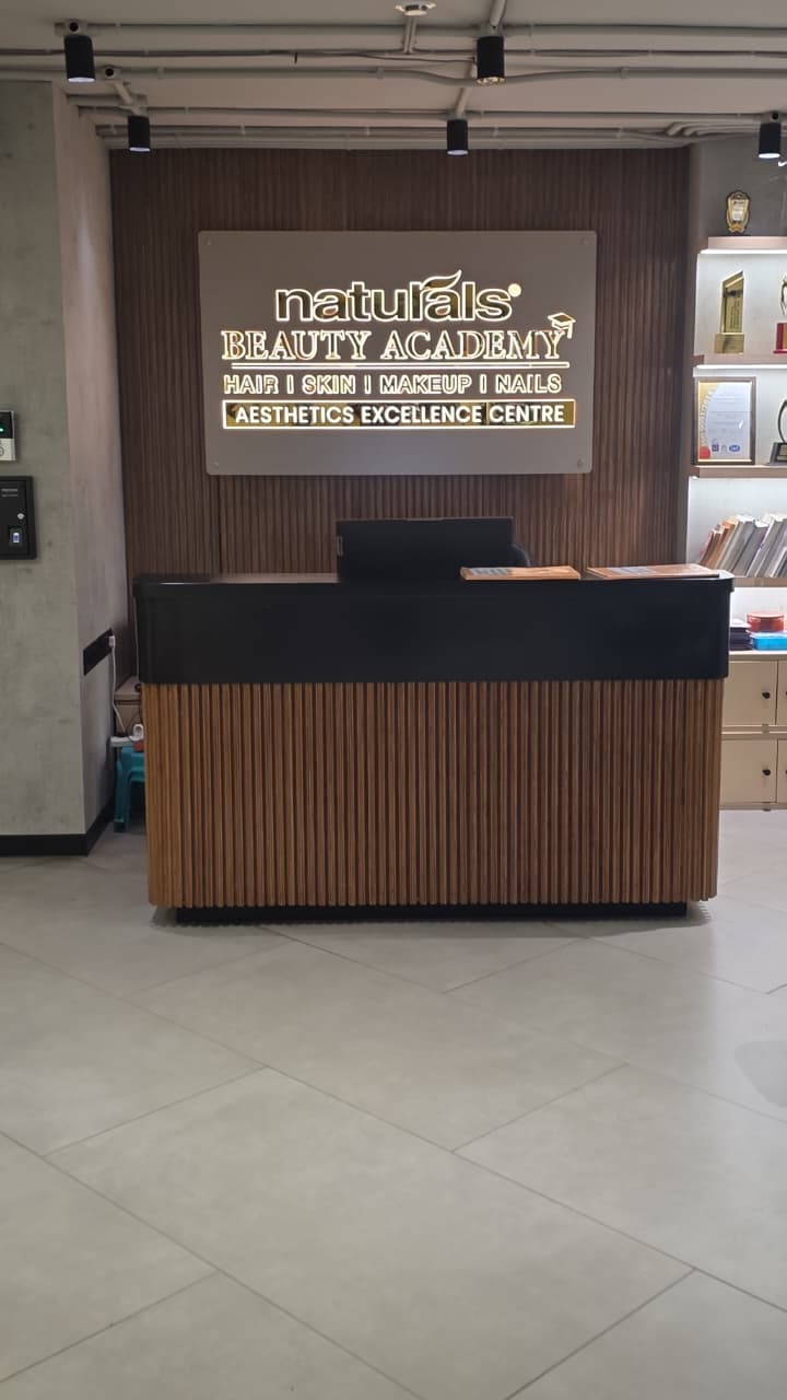 Naturals Beauty Academy