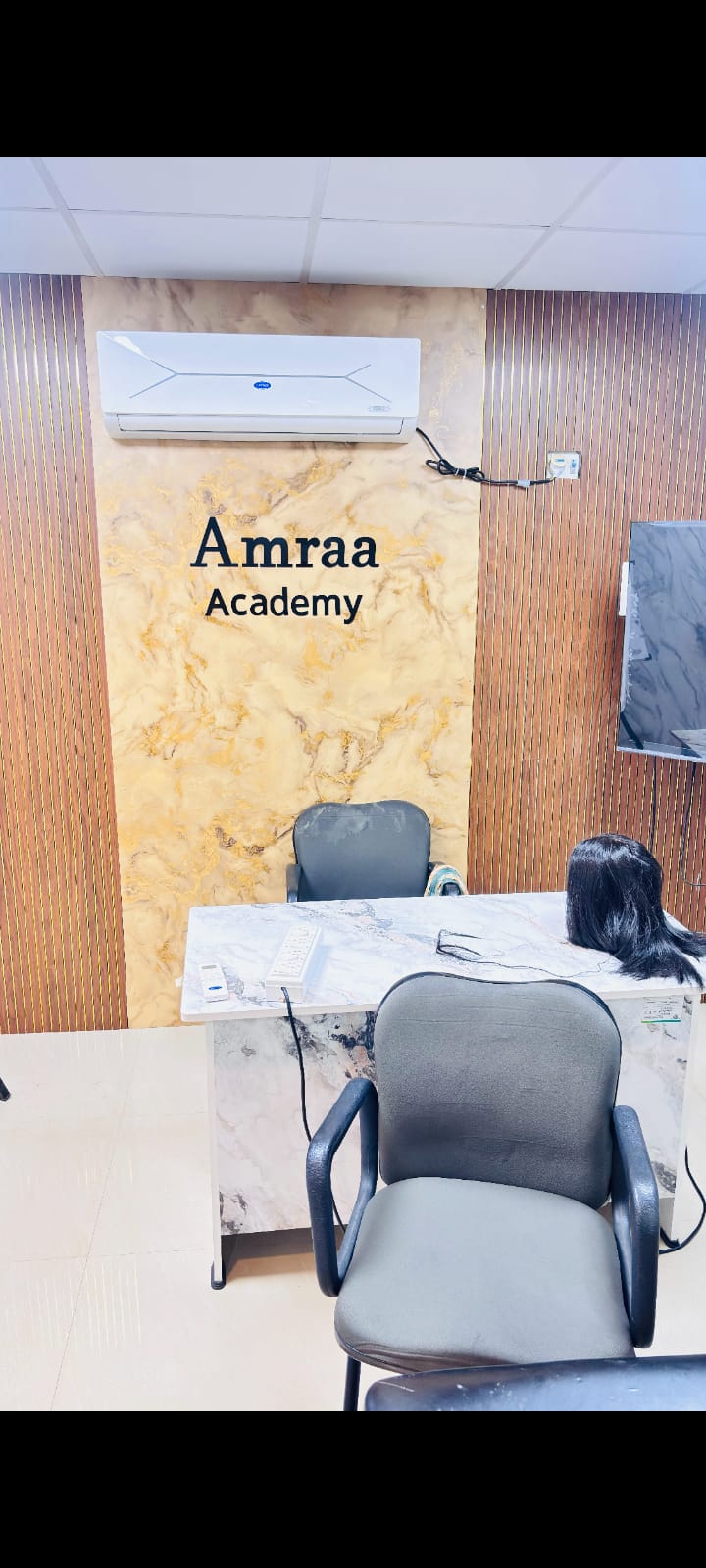 Amraa Aesthetics Saloon & Academy