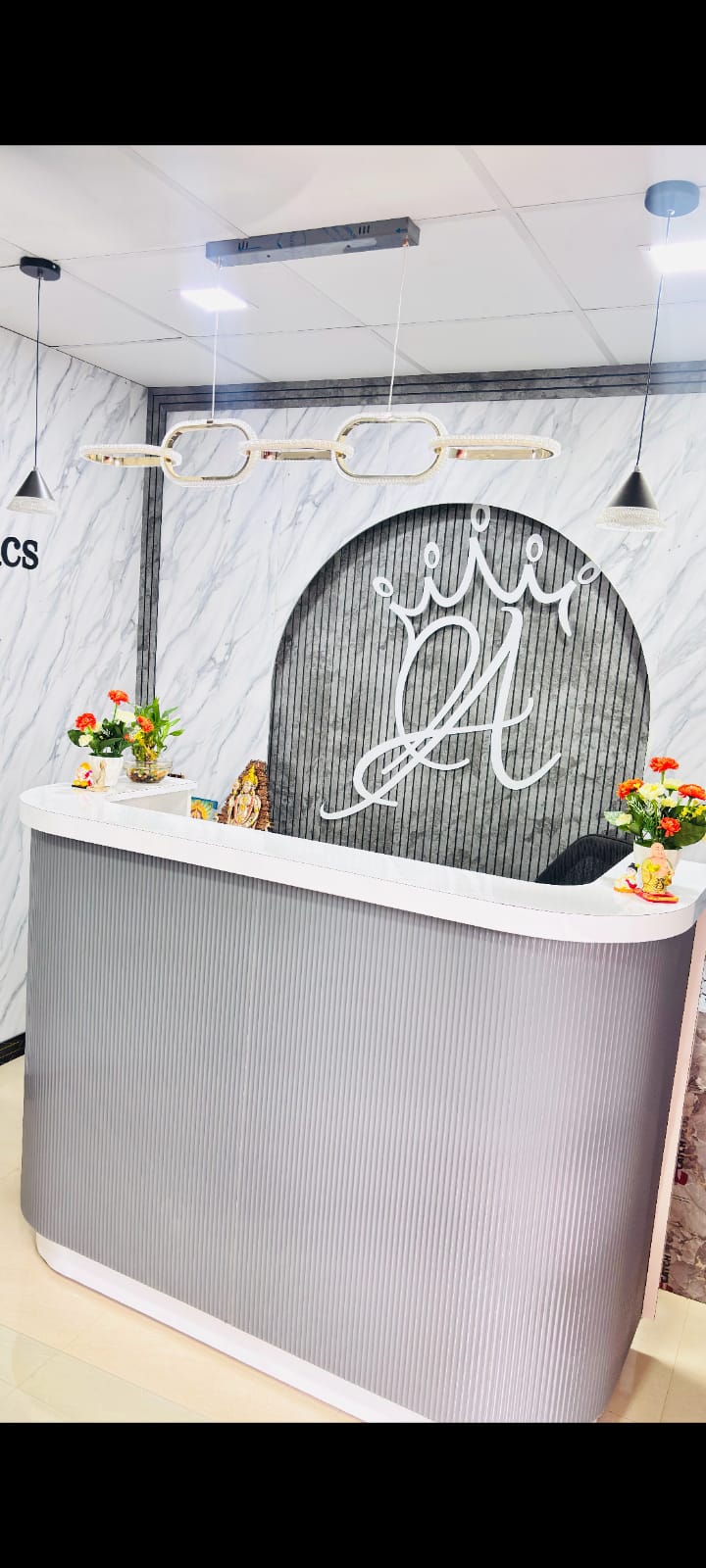 Amraa Aesthetics Saloon & Academy